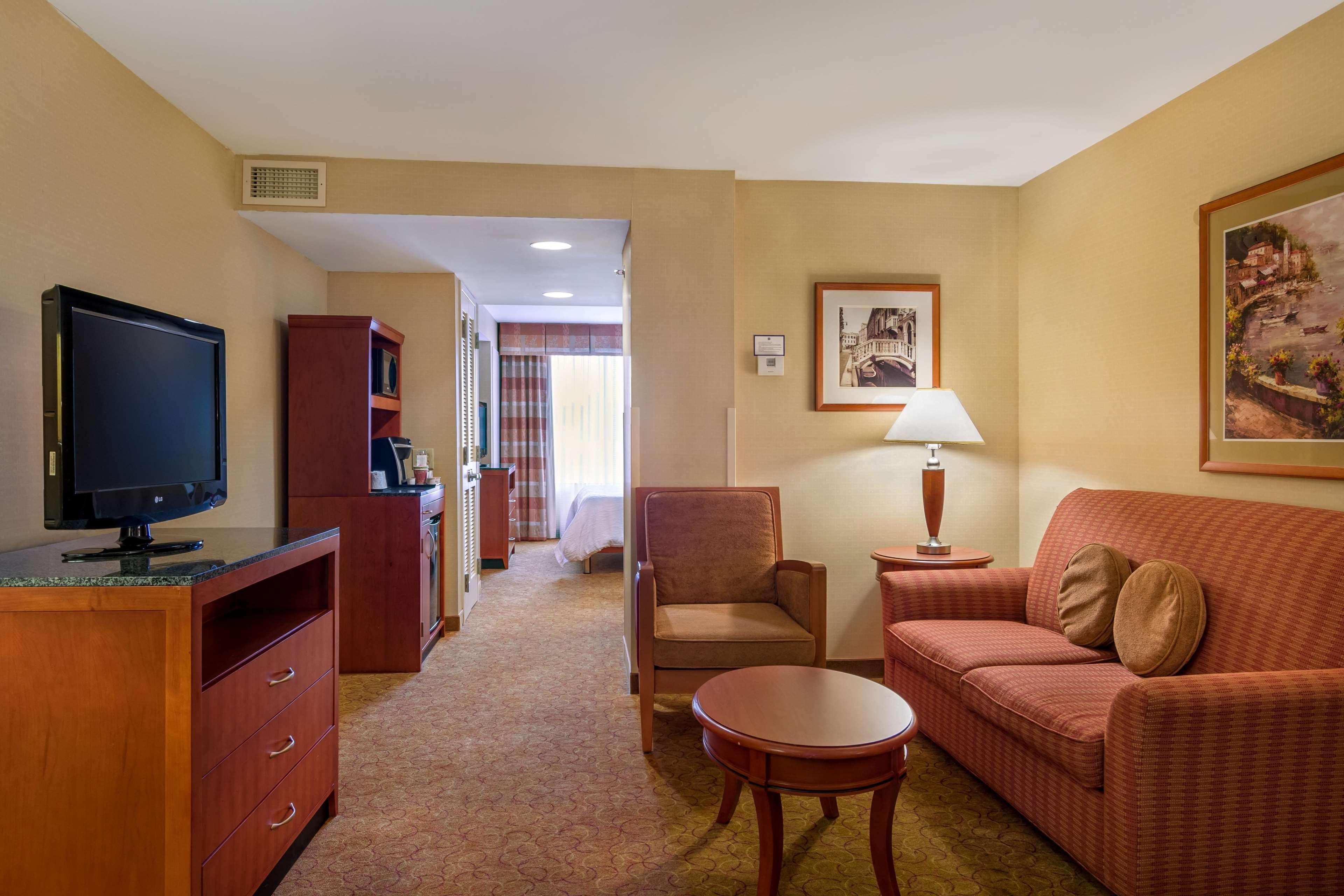 Hilton Garden Inn Cleveland East / Mayfield Village Exterior photo
